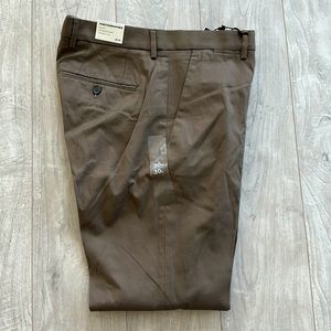 Express, slim fit, straight leg, flat front dress pants. Waist 30. Brown.